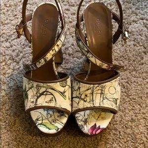 Gucci flora platform sandals